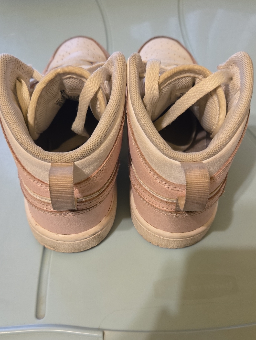 Jordan/Nike - Picture 2 of 6